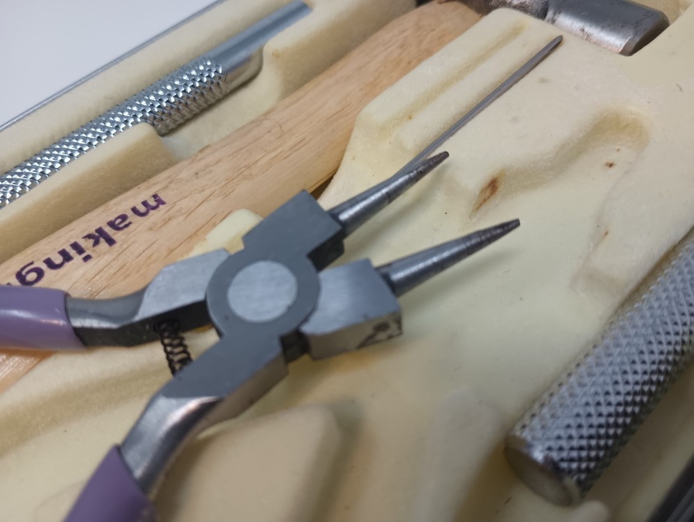 Making Memories Scrapbooking Tool Kit - Wear - Missing Needle