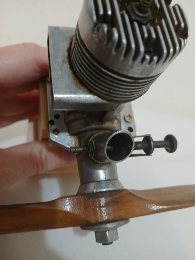 Vintage Fox Airplane Engine