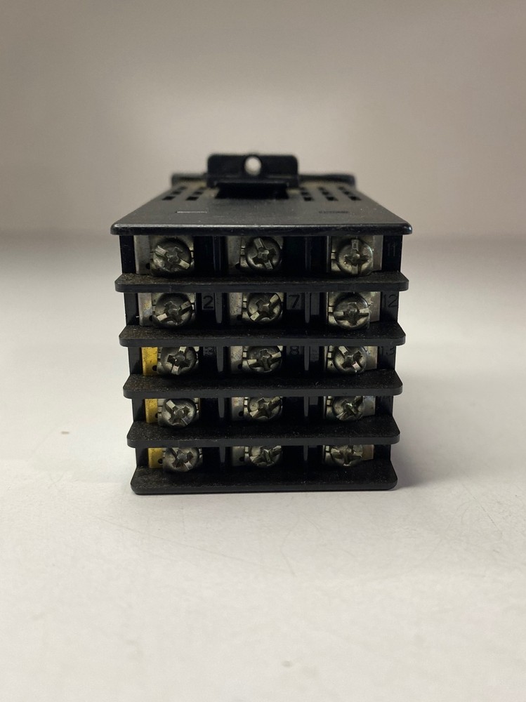 ONE (1) OMEGA CN7800 Digital Temperature Controller CN7853 (USED)