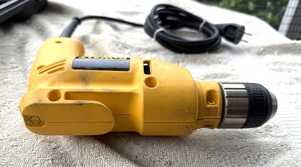 DEWALT DW 106 CORDED DRILL