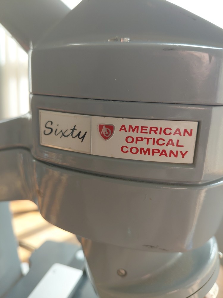 VINTAGE American Optical Series 60 Microscope, Three Objectives, w/Light -TESTED