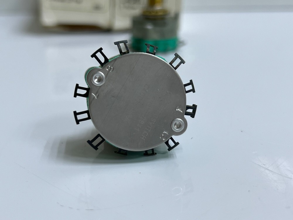 (Lot 2 Pcs) Electroswitch C4D0112N-A Rotary Switch
