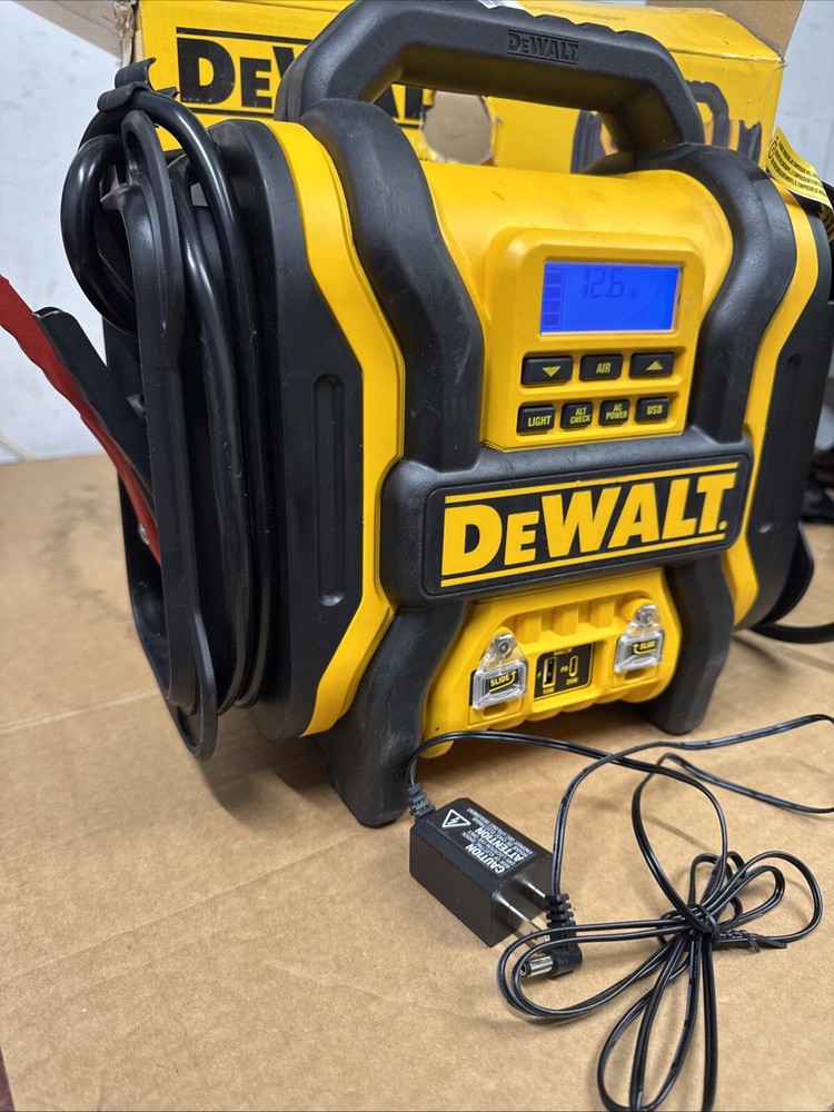 DEWALT Portable Power 2000 Peak Amp Jump Starter w/Digital Compressor