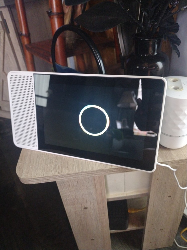 Lenovo 8" Smart Display with Google Assistant - White/Grey (ZA3R0001US)