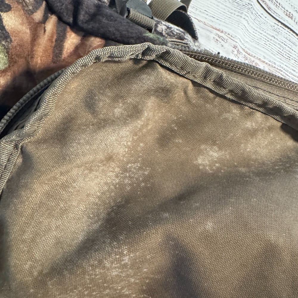 (TORN STRAP) Camelback Maximum Gear Motherlode Backpack Camouflage Hunting