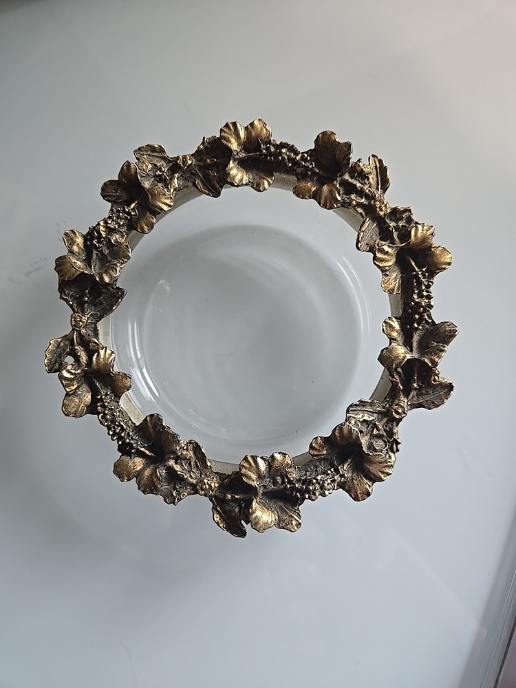 VINTAGE 1950 GRESCO ORMOLU HIBISCUS FLOWERS SURROUNDING BLOWN Trinket