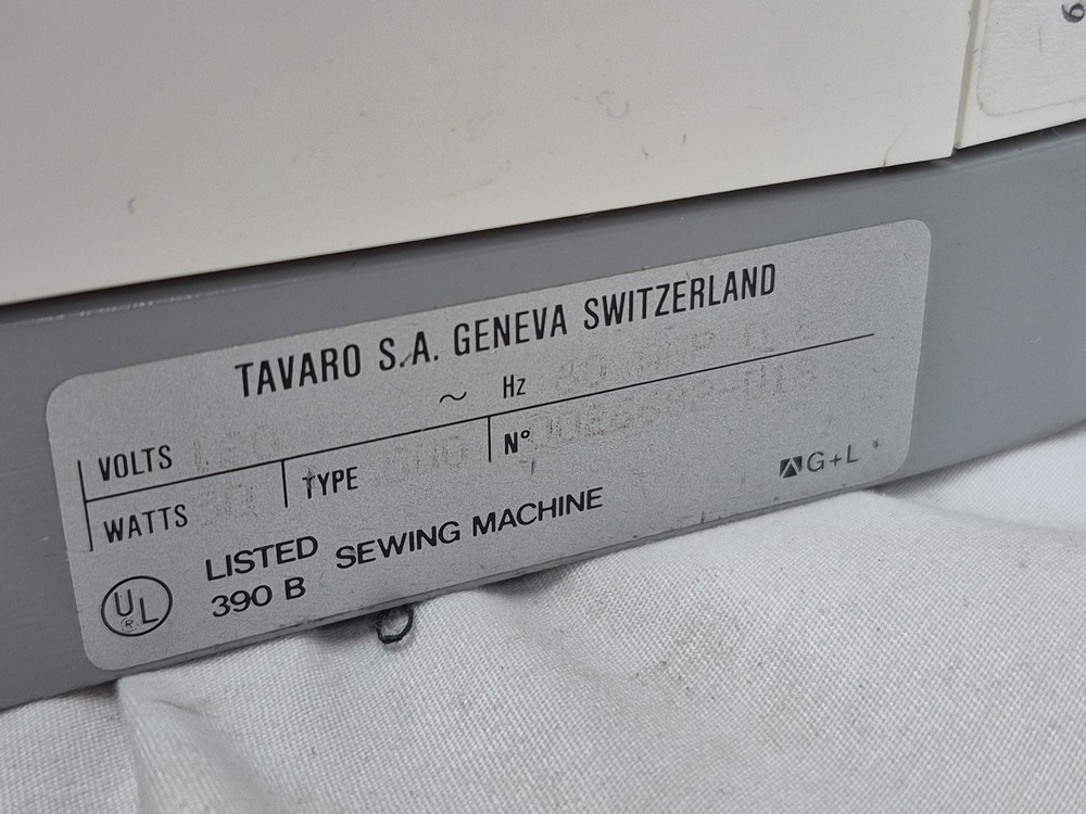 Elna 5000 Computer Sewing Machine w/ Manual Pedal Accessories