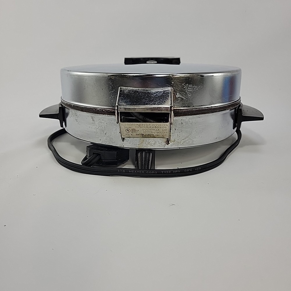 Vintage Toastmaster Waffle Maker Chrome Round Adjustable Temperature Model 252 A