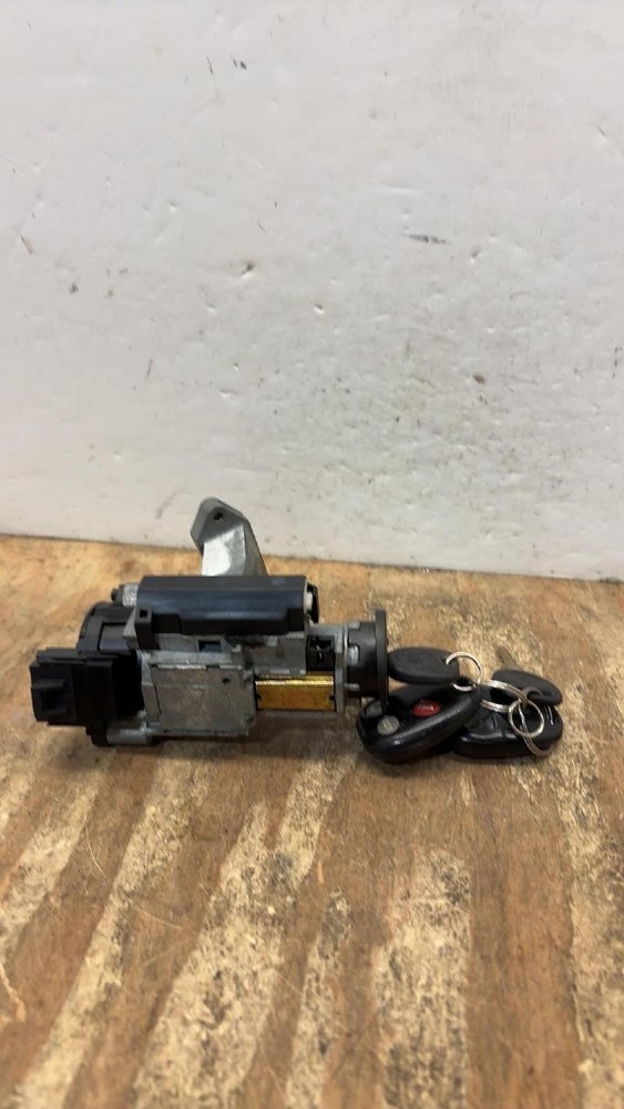 2002-2007 Saturn Vue Ignition Switch Cylinder Lock With Key OEM Clean Tested