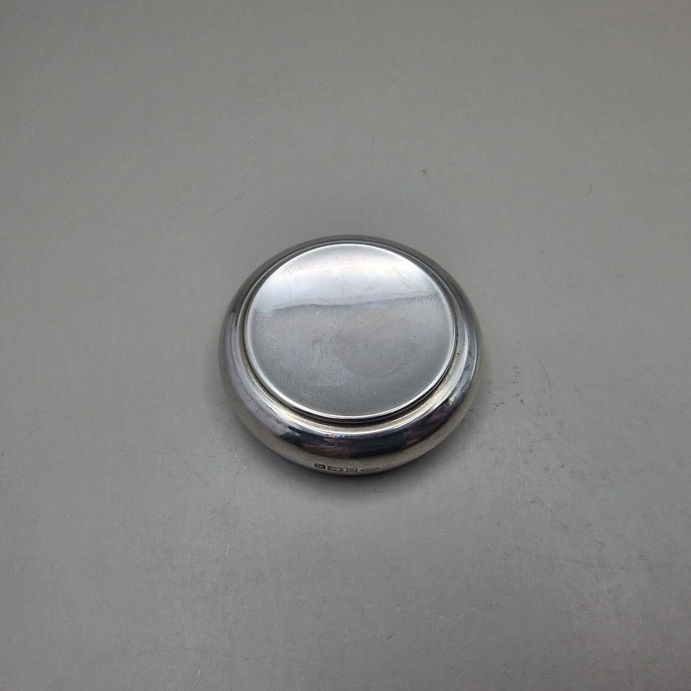 Superb Solid Sterling Silver Snuff/Pill Box by W I Broadway & Co Birmingham 1996
