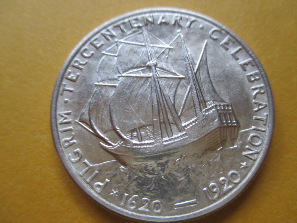 1920 HALF DOLLAR PILGRIM TERCENTENARY COMEMMORTIVE.