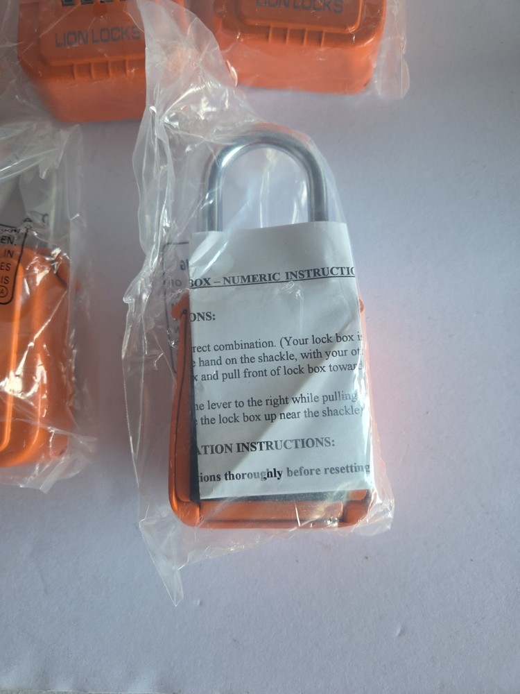 Lion Locks 1500 Key Storage Lockbox, Set-Your-Own Code Lock Portable Key Holder