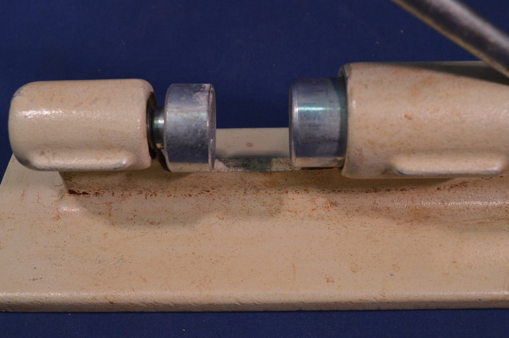 Cast Iron & Metal NutCracker,Nut Shell Cracker,Plastic Handle,C