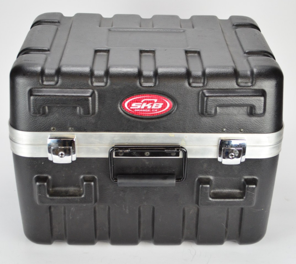 SKB Music iSeries Waterproof 12-Mic Case with Storage Compartment