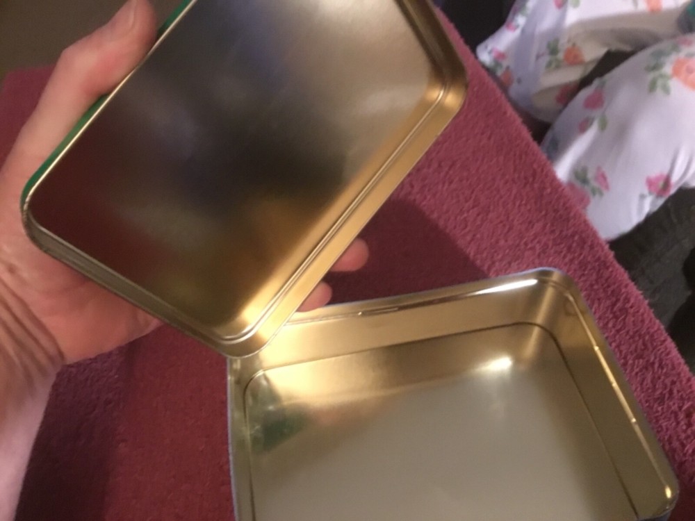 M & M's Holidays 1991 Metal Tin