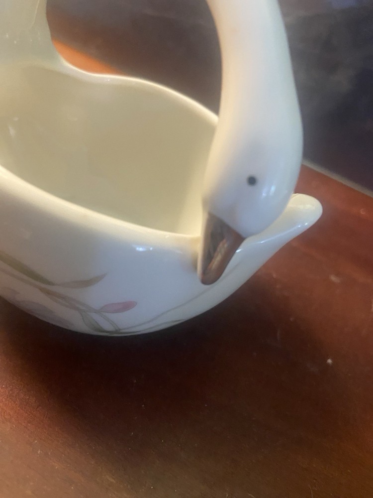 Takahashi Ceramic Swan Candy Dish 🦢