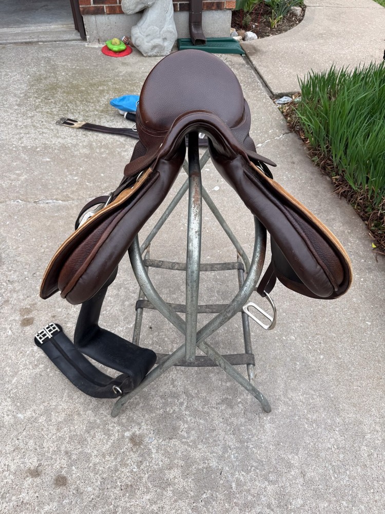 Felsbach Ag Husar English Saddle 16"