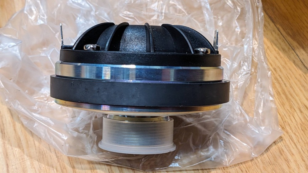 JBL Selenium D202TI 1-Inch 8-Ohm Titanium Compression Horn Driver