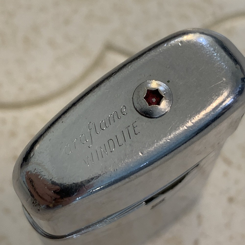 Vintage Ronson Varaflame Windlite Atomic Lighter Silver