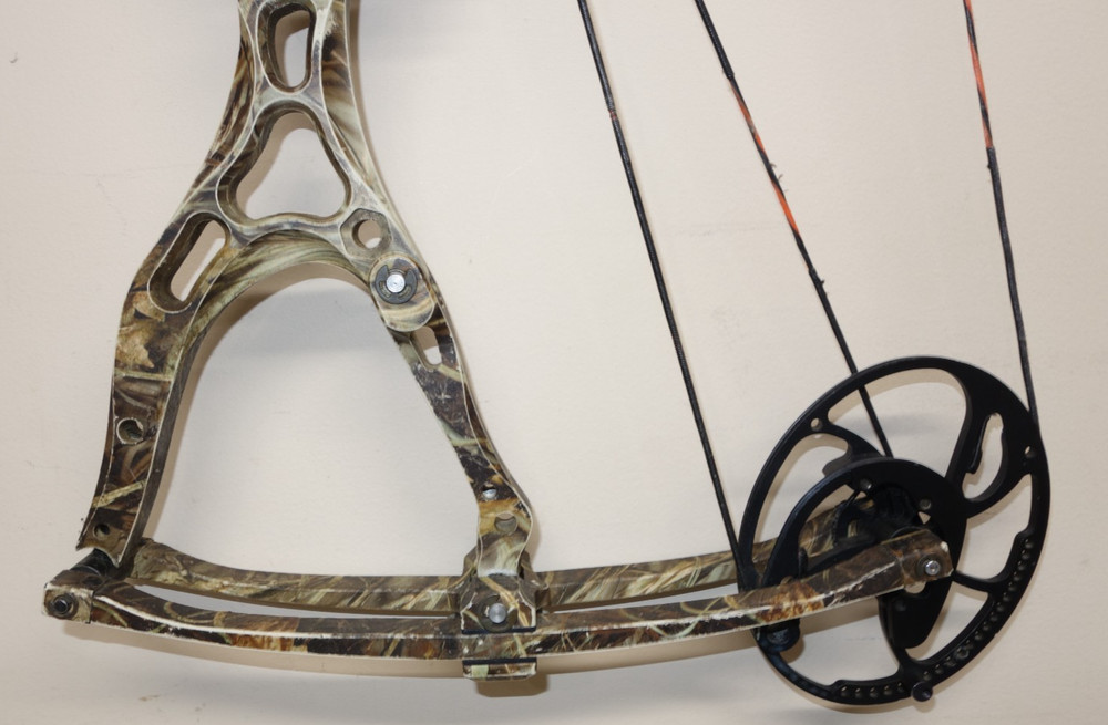 Compound Bow Bowtech "The General " Left Handed