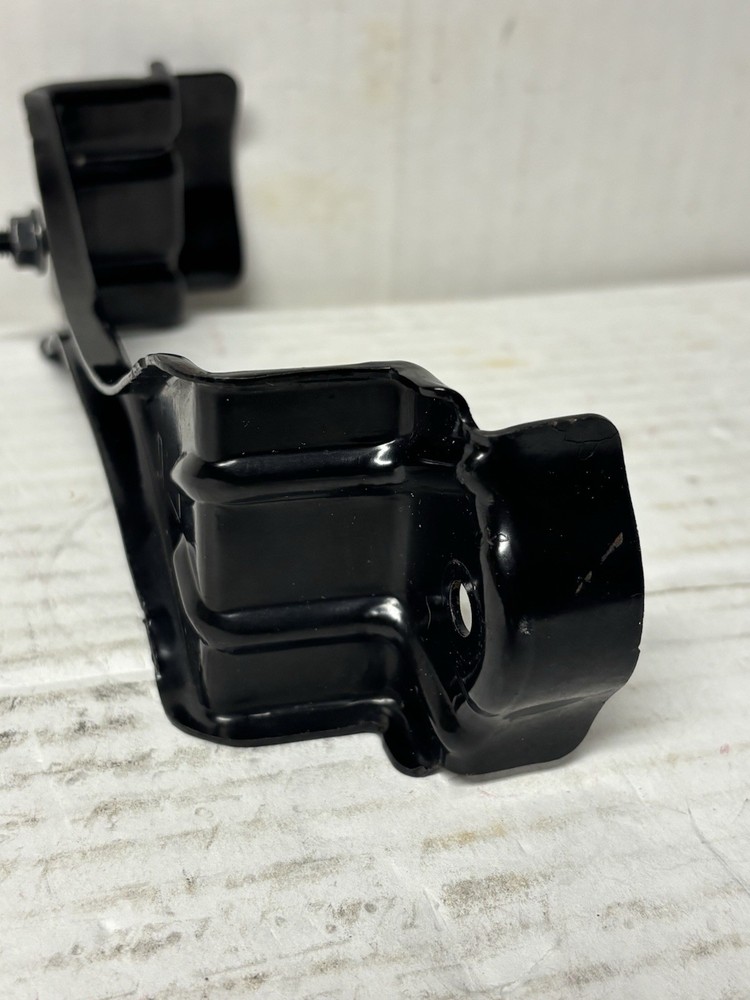 2019-2020 Nissan Pathfinder Battery Top Bracket