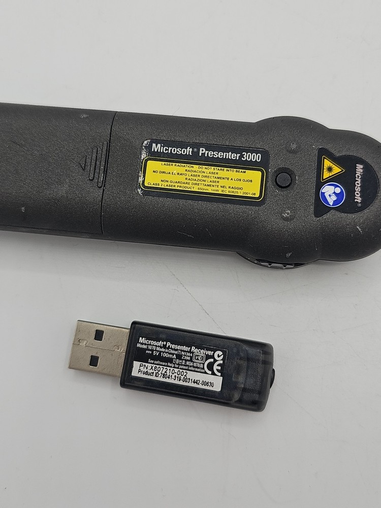 Microsoft Presenter 3000 Wireless Pointer Black Pointer + Laser Receiver