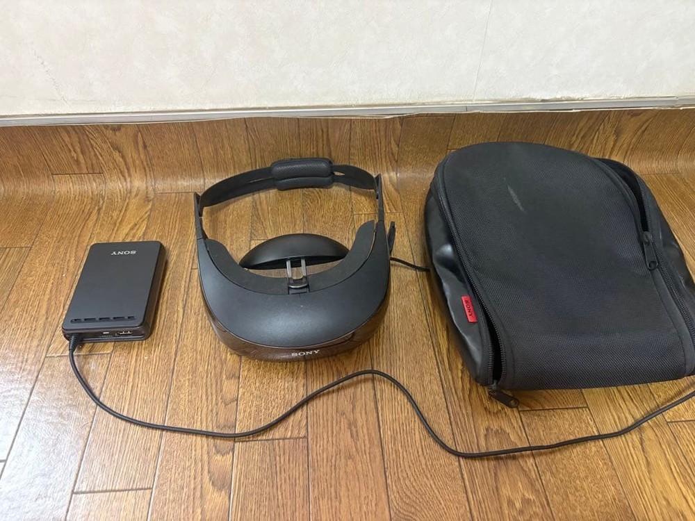 Head-mounted display HMZ-T3W (with minor defects)