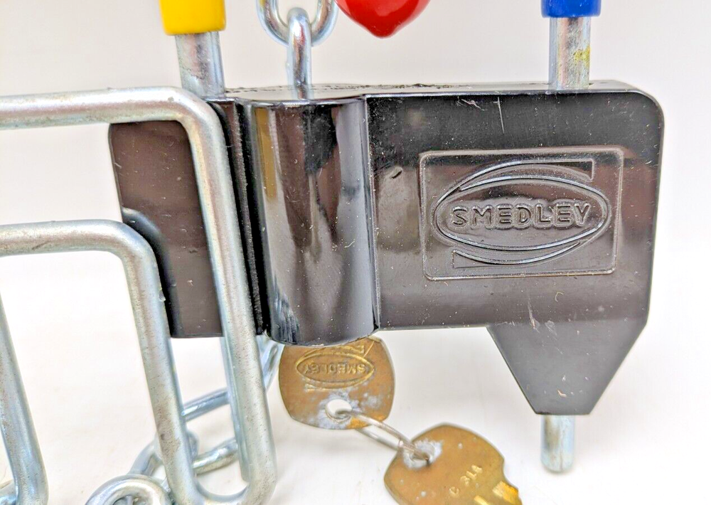Smedley Snow Ski Padlock with Working Set of Keys