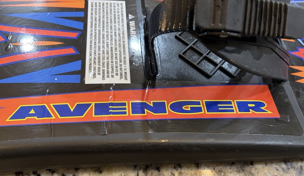 Flexible Flyer Avenger 37” Plastic Snowboard