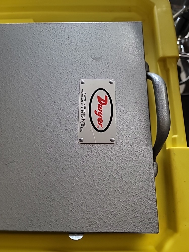 DWYER CONTROLS AIR VELOCITY METER MANOMETER