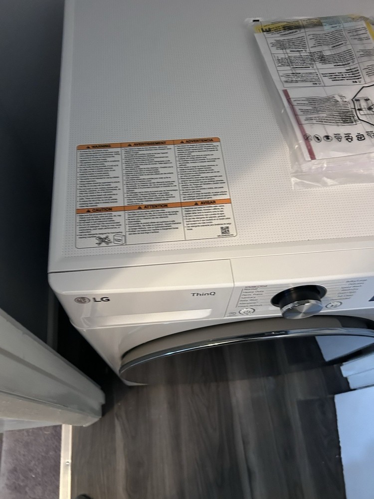 LG ThinQ Front-Loading Combination Washer/Dryer White Freestanding Side-by-Side
