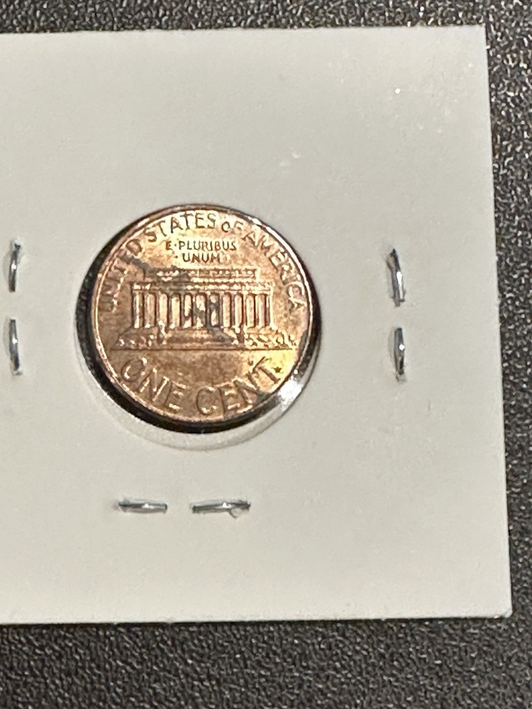 2006 Lincoln Cent . Large dir break on Obverse.