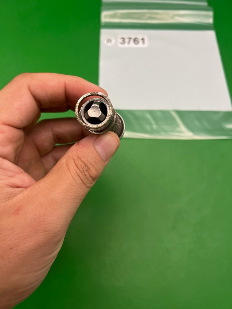 Automag Bolt