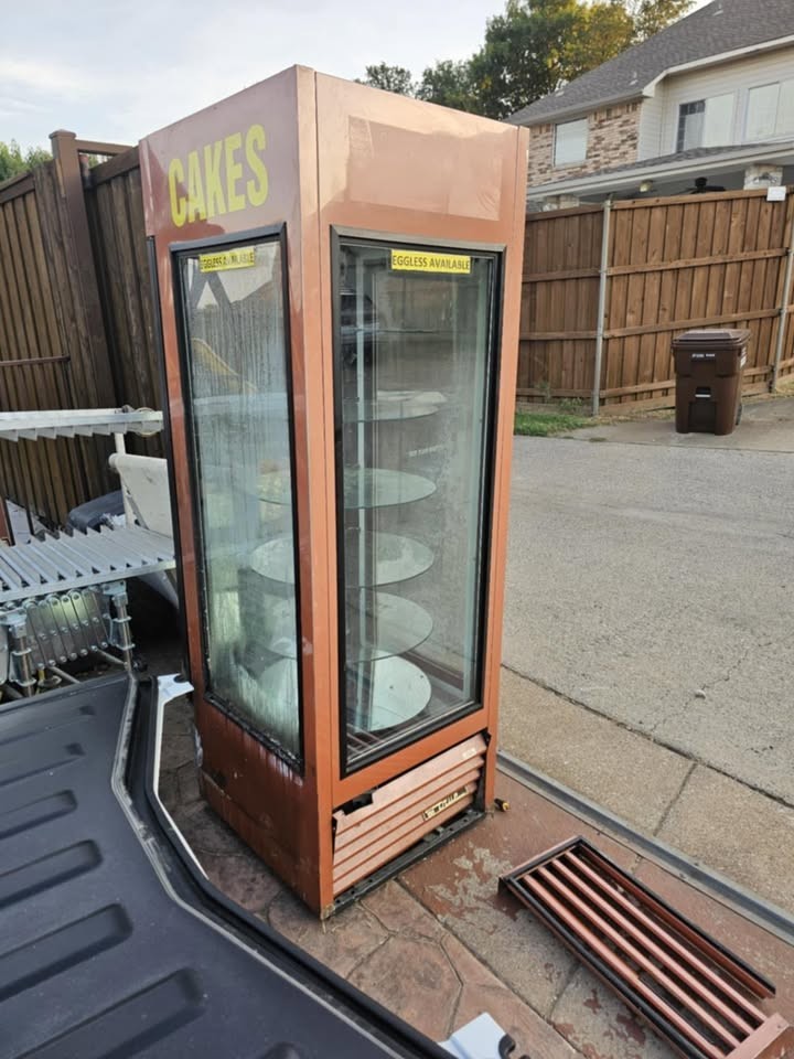 Rotating Cake Display Refrigerator True Glass Four Sided Merchandiser