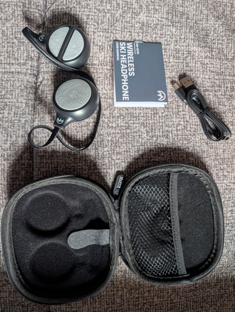 Wireless Bluetooth Ski Headphone Great Condition
