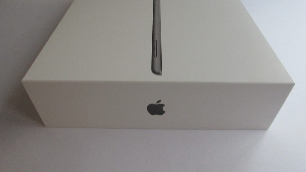 Apple iPad 9th Gen 64GB EMPTY BOX & INSERT ONLY Authentic Replacement