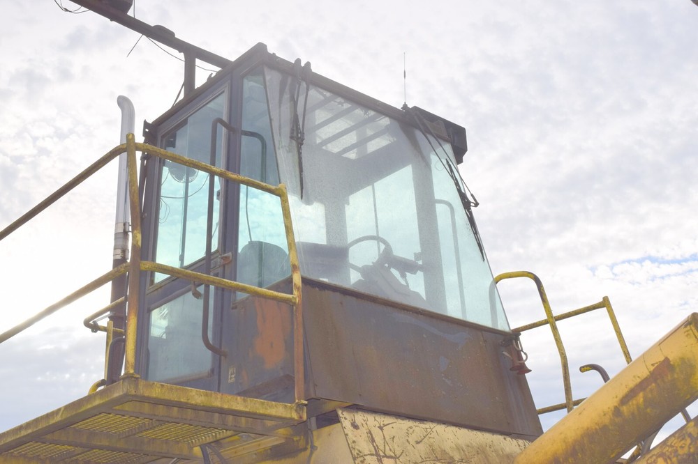 Hyster H 1050 E forklift with, container handler Attachment, Cummins M-11,