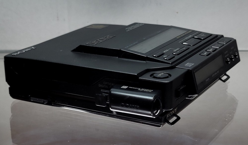 Sony D-555 Discman CD Player need service