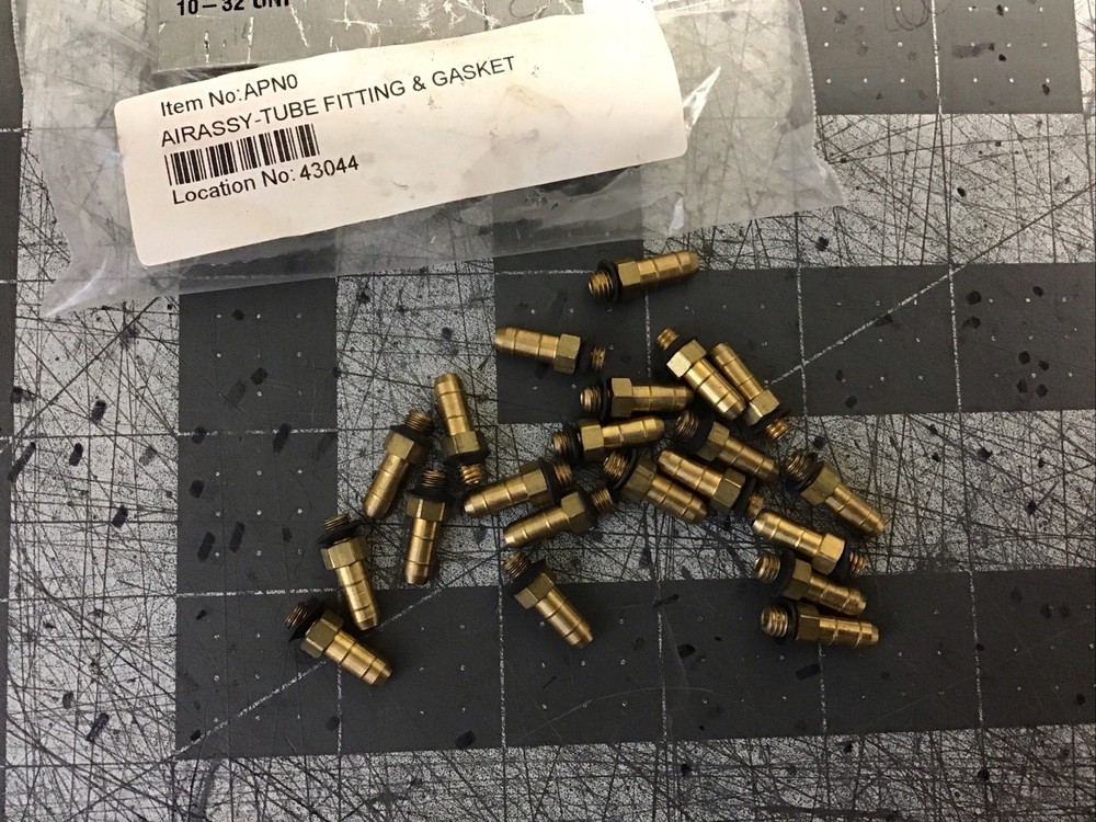 Straight Barb 10-32 (Lot Of 21)Unf Brass Fitting & Gasket (LB53C)