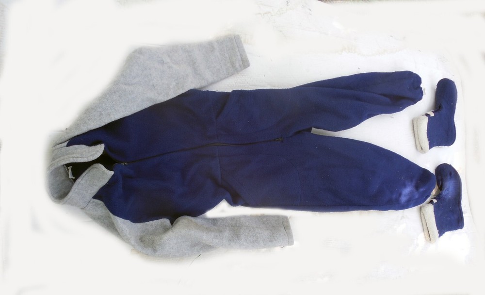 OSS DRYSUIT UNDERGARMENTS PLUS BOOTIES- SIZE MEDIUM