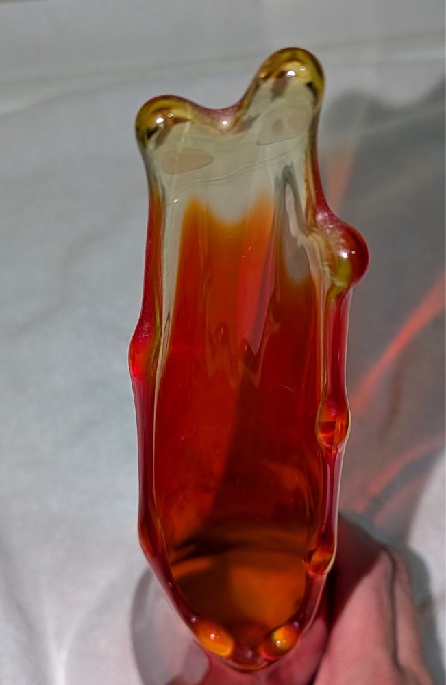 L.E. Smith Swung Vase