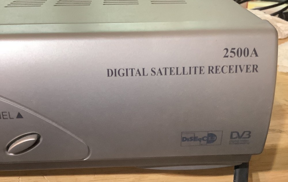 PANSAT Model 2500A DIGITAL SATELLITE RECEIVER BOX