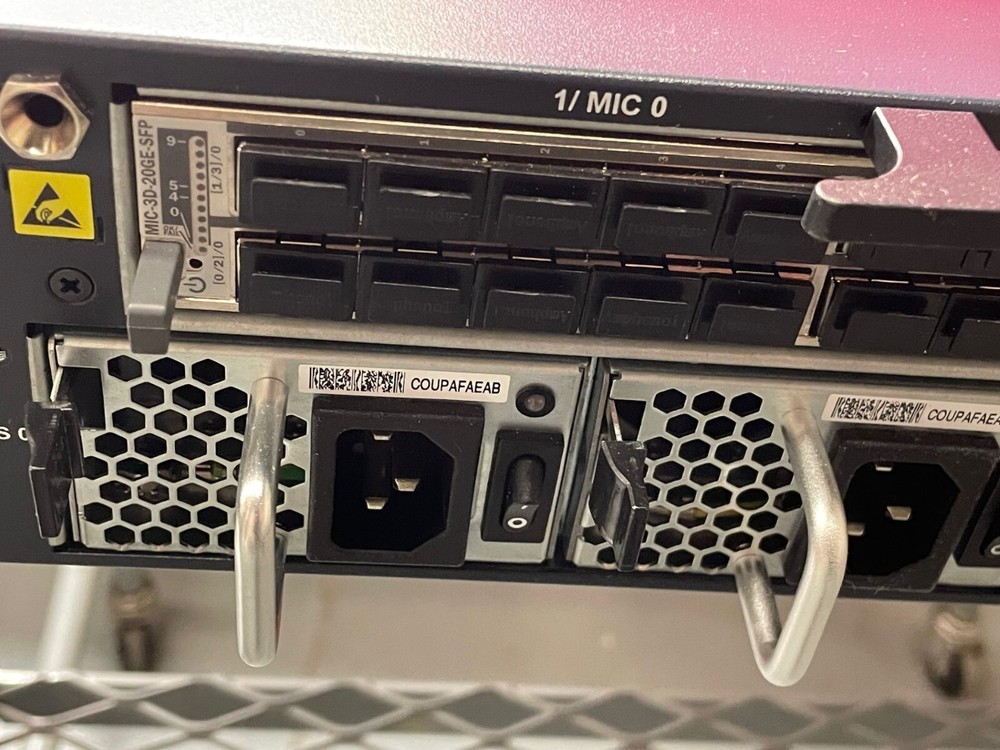Juniper MX5-T-AC Universal Edge Router. NOB