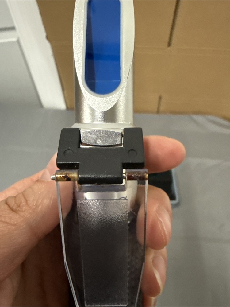 Portable Refractometer with Accessories & Case