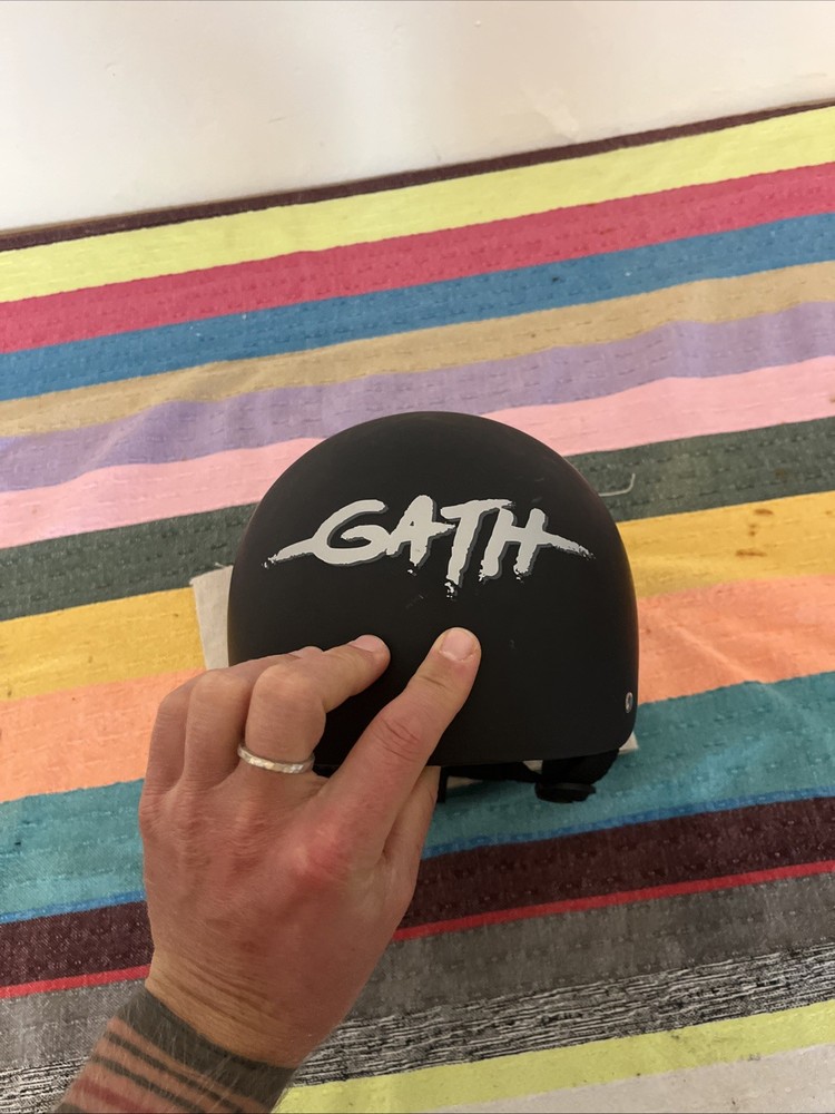 Gath Surf Helmet Black Size Small/Medium