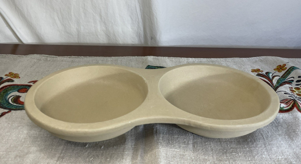 Pampered Chef Stoneware Microwave Egg Cooker (#5161) Excellent condition USA