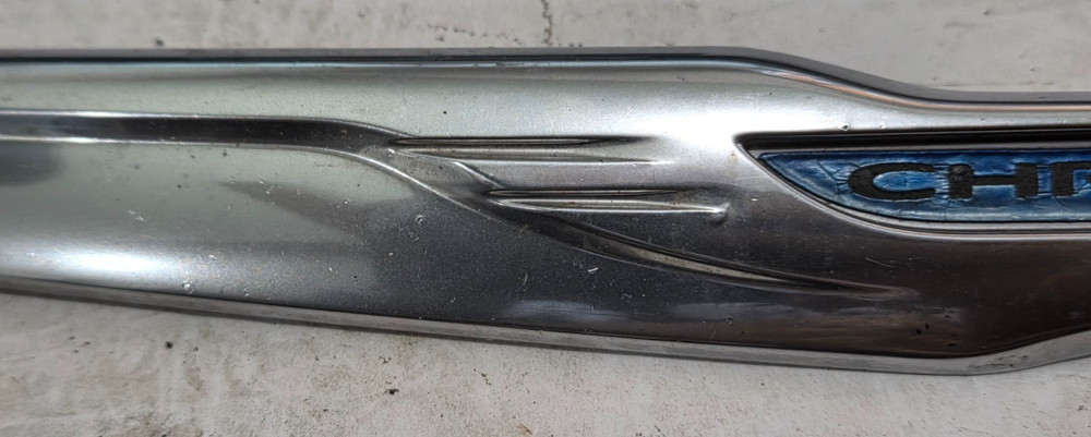 CHRYSLER 200 FRONT EMBLEM 19" 05182602 {X300}