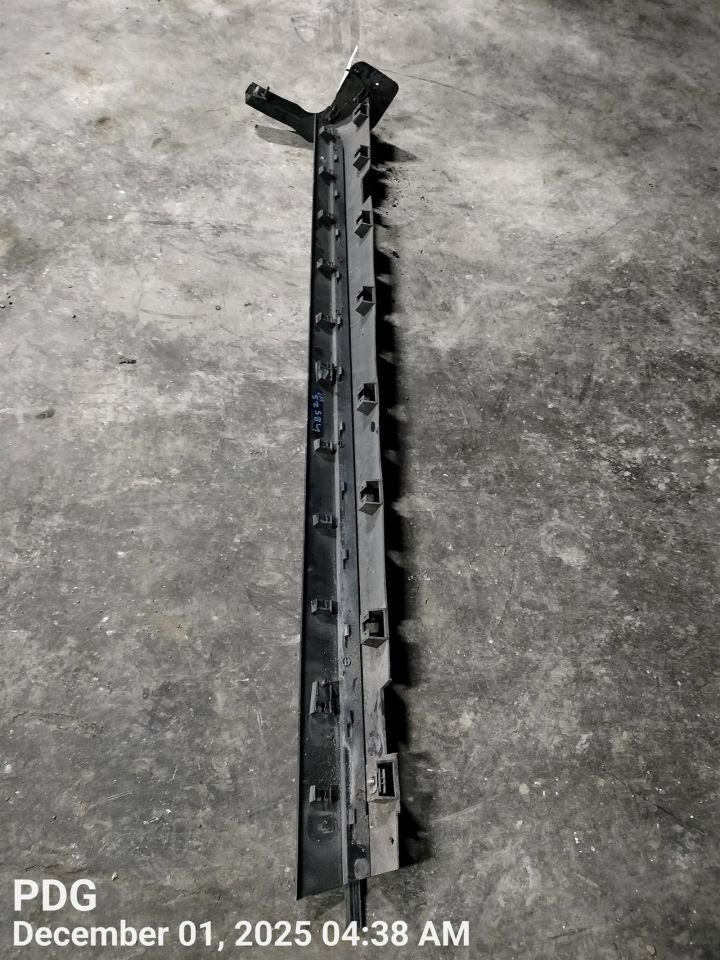 LEFT BLK ROCKER PANEL MOULDING OEM 2018 FORD ESCAPE