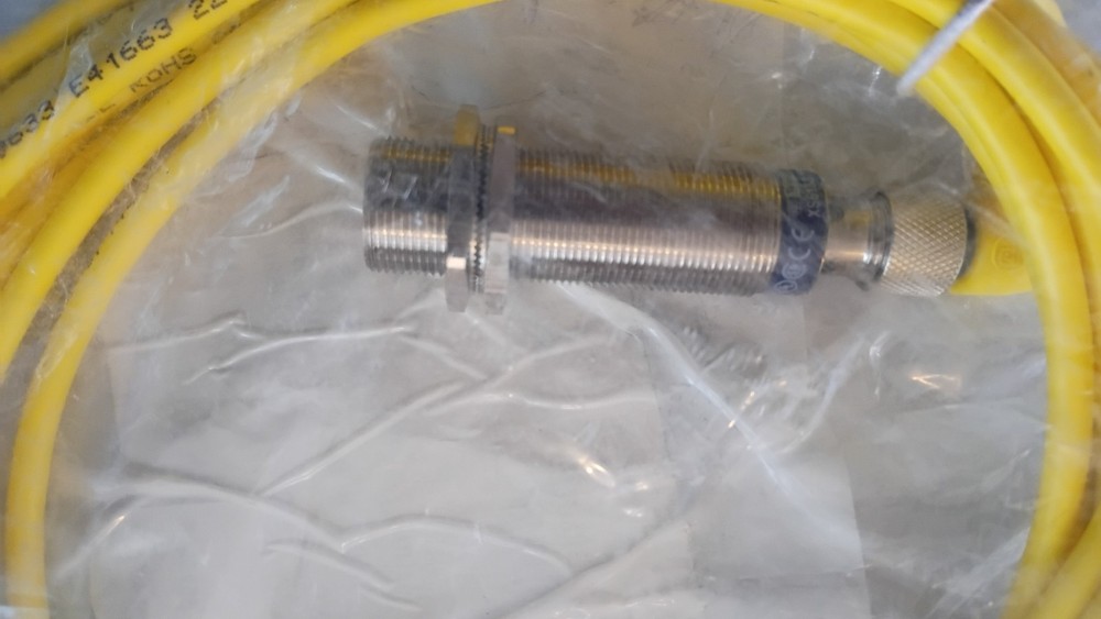 New genuine JLG 4360499 Proximity sensor 8mm range