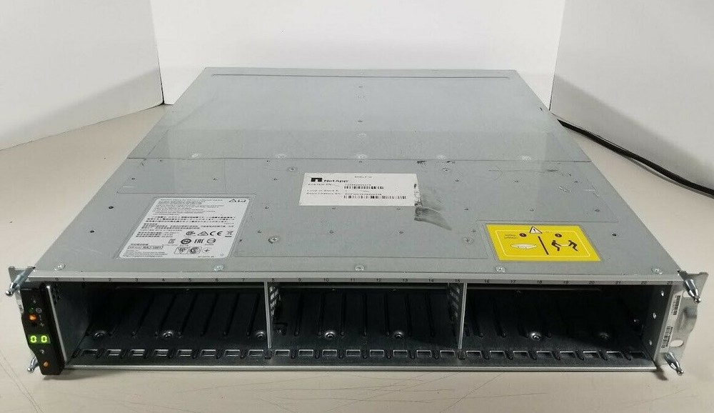 NetApp 24 Bay Disk Array NAJ1001 with 2x IOM6 controllers 2x PSU